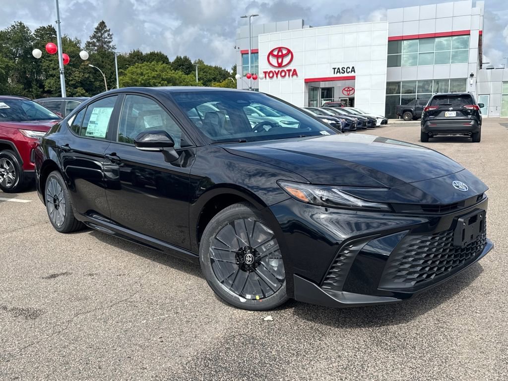 New 2026 Toyota Camry SE image 1