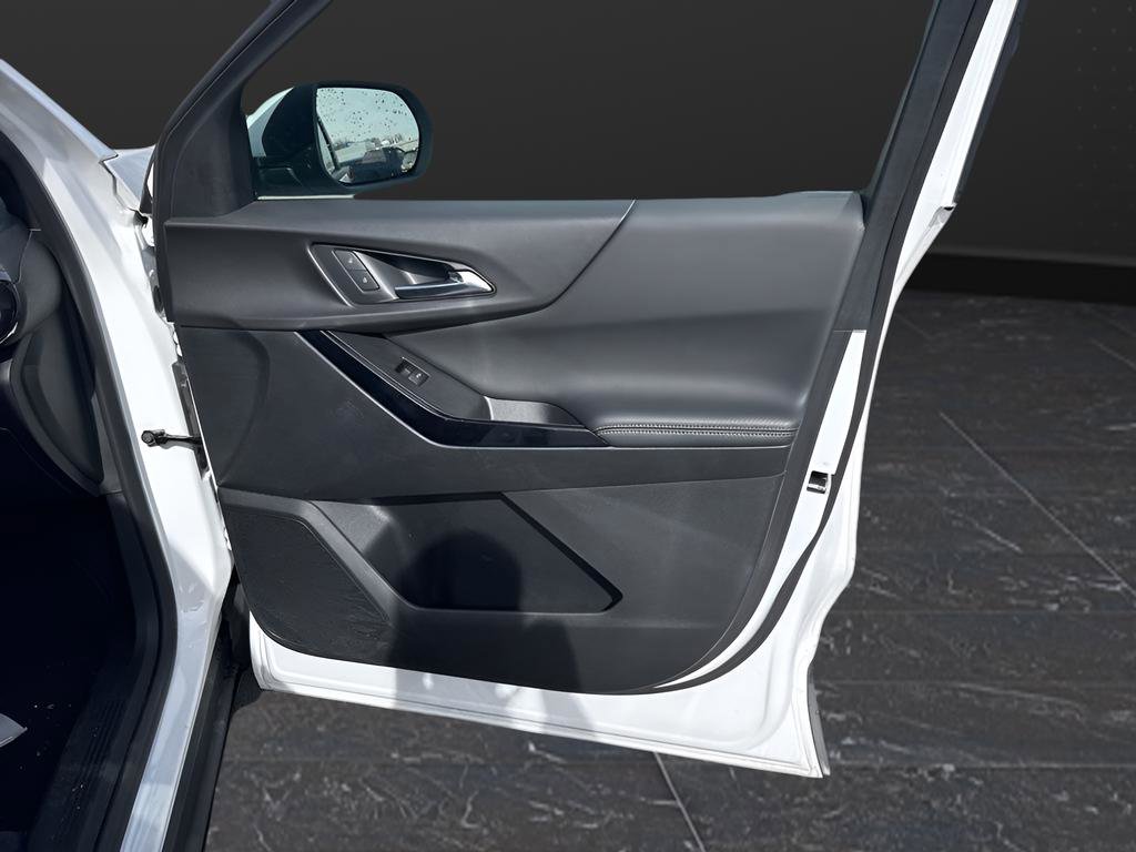 Used 2025 Chevrolet Equinox LT image 22