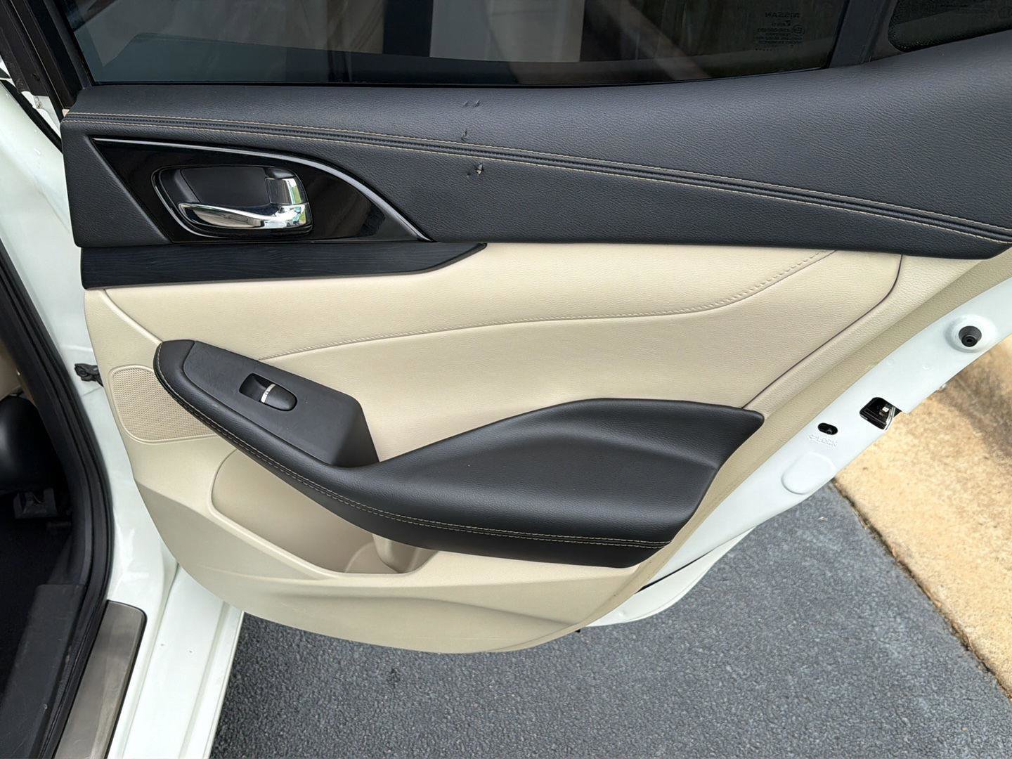 Used 2023 Nissan Maxima Platinum w/ Sport Mat Group FWD image 16