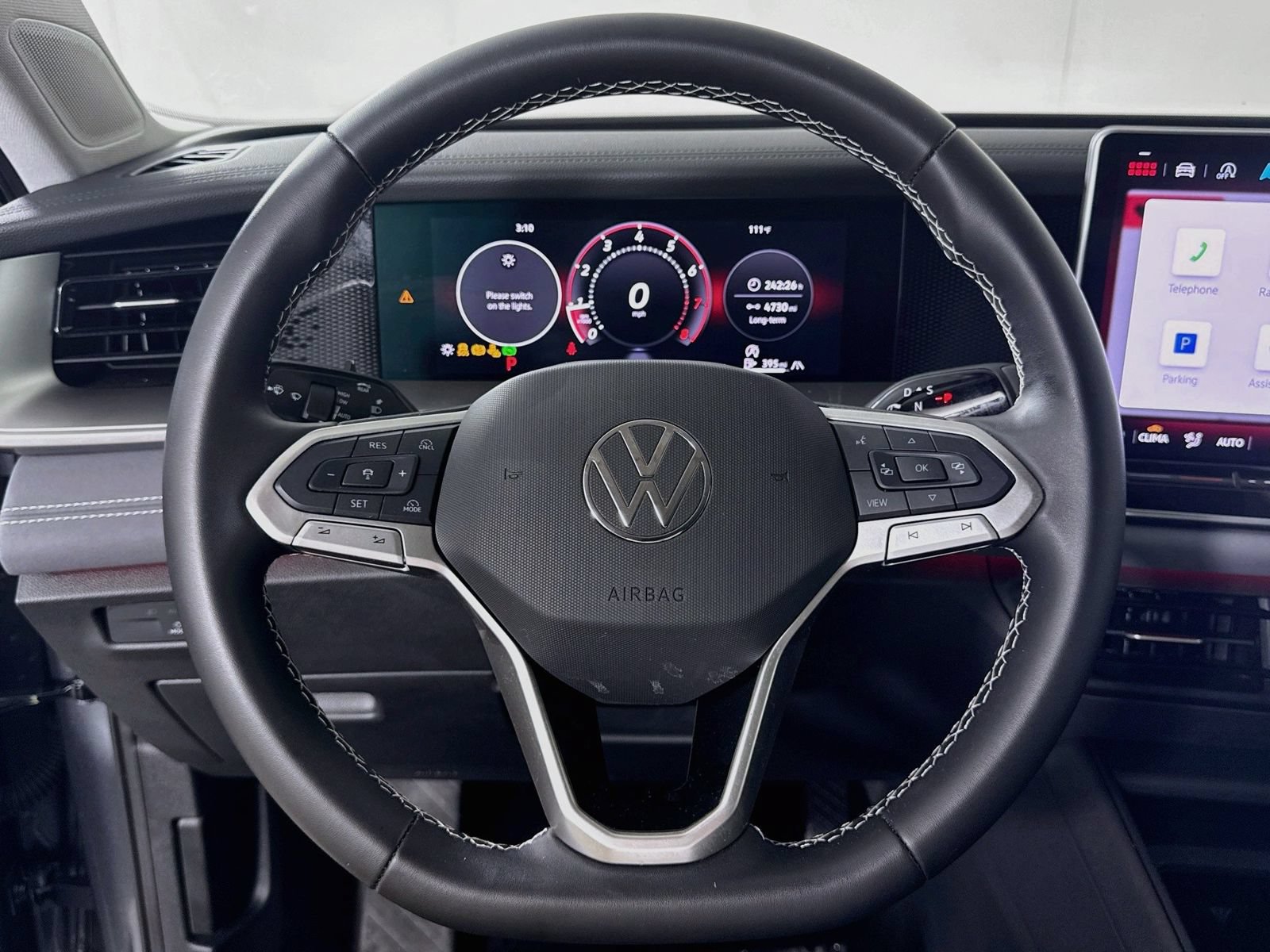 Certified 2025 Volkswagen Tiguan SE AWD/4WD image 13