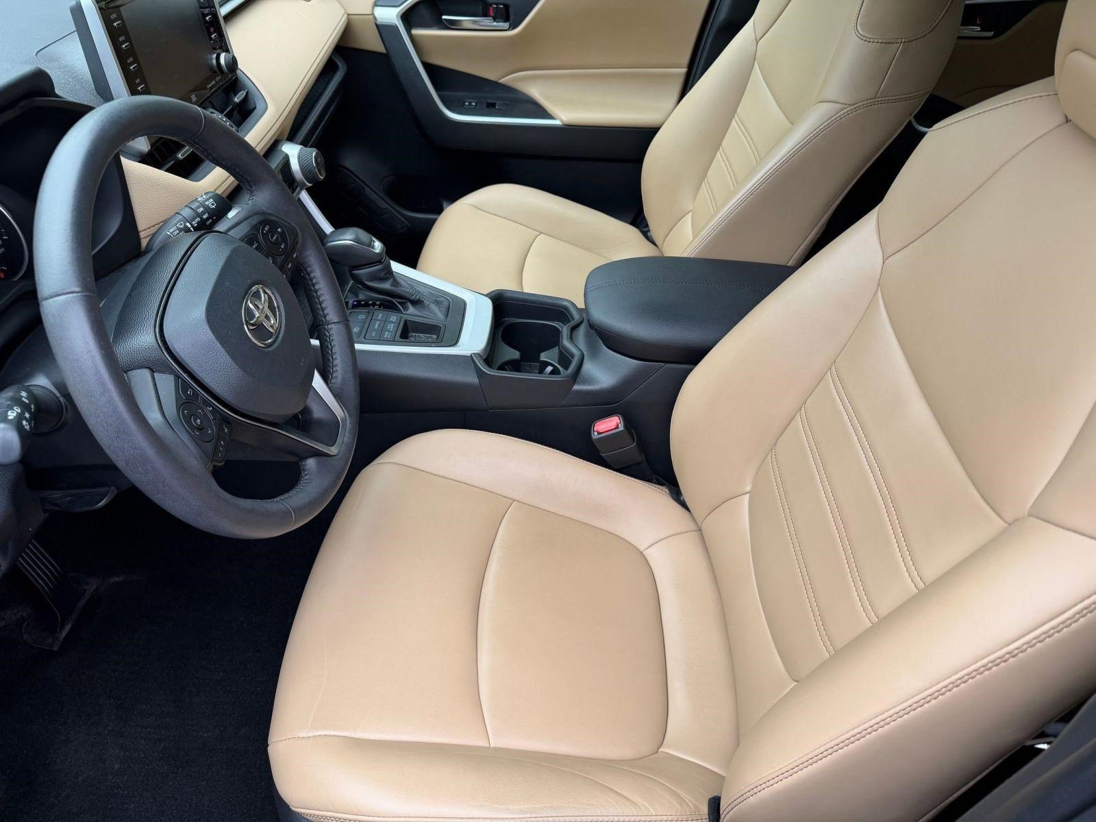 Used 2020 Toyota RAV4 XLE Premium AWD/4WD image 23