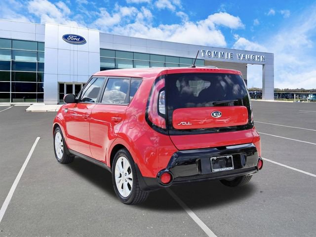 Used 2016 Kia Soul + image 2