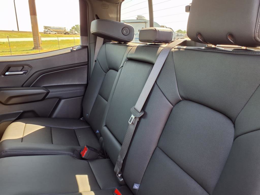 New 2025 Chevrolet Colorado LT w/ LT Convenience Package AWD/4WD image 14