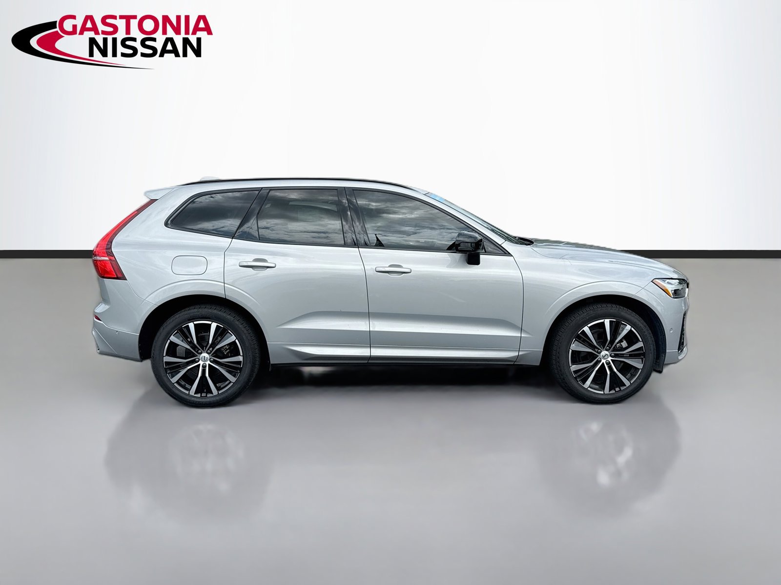 Used 2024 Volvo XC60 B5 Plus w/ Protection Package Premier AWD/4WD image 10