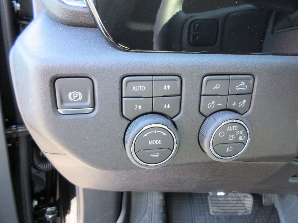 New 2026 Chevrolet Silverado 3500 LTZ w/ LTZ Plus Package AWD/4WD image 28