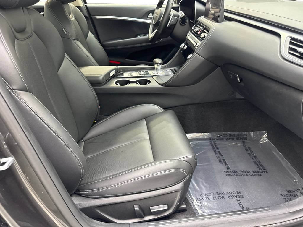 Used 2025 Genesis G70 2.5T RWD image 44