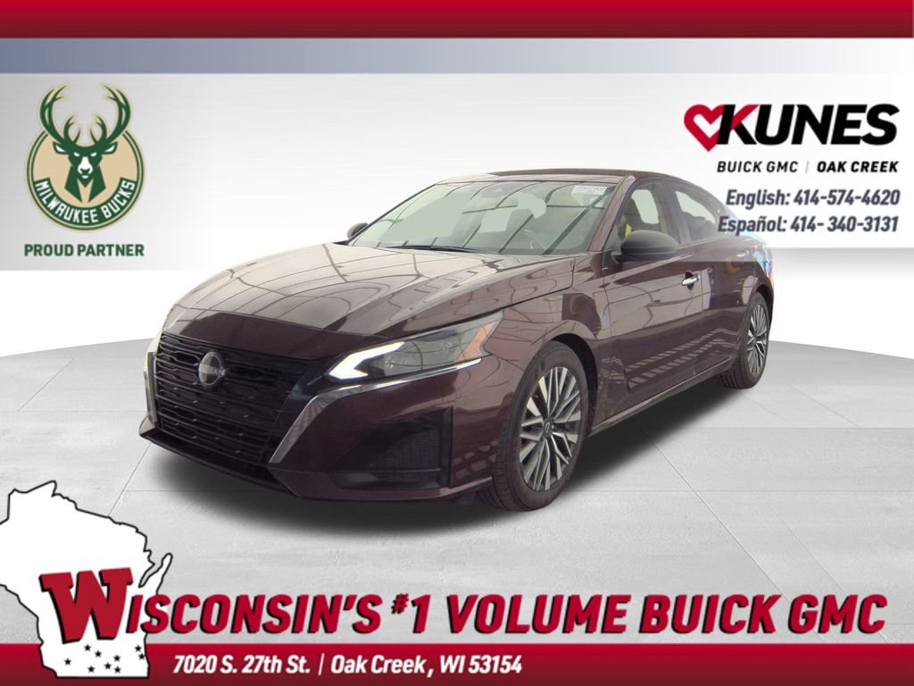 Used 2024 Nissan Altima 2.5 SV image 1