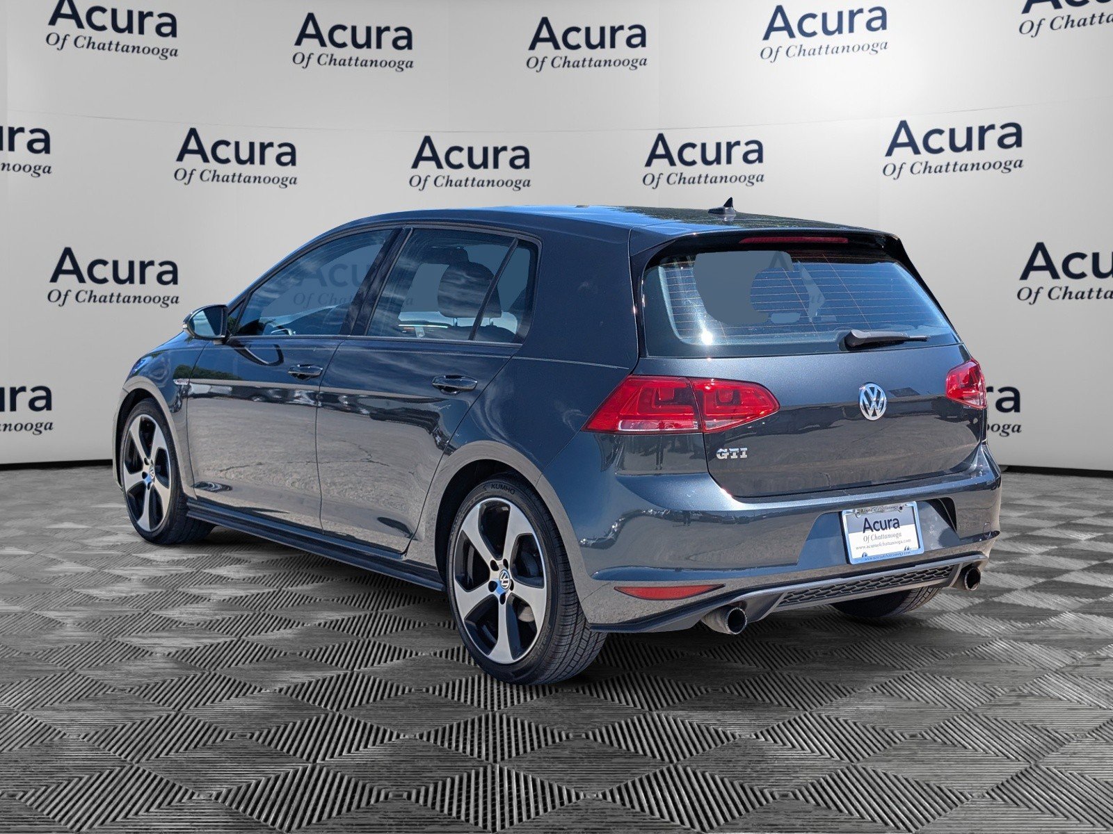 Used 2017 Volkswagen Golf 4-Door FWD image 7