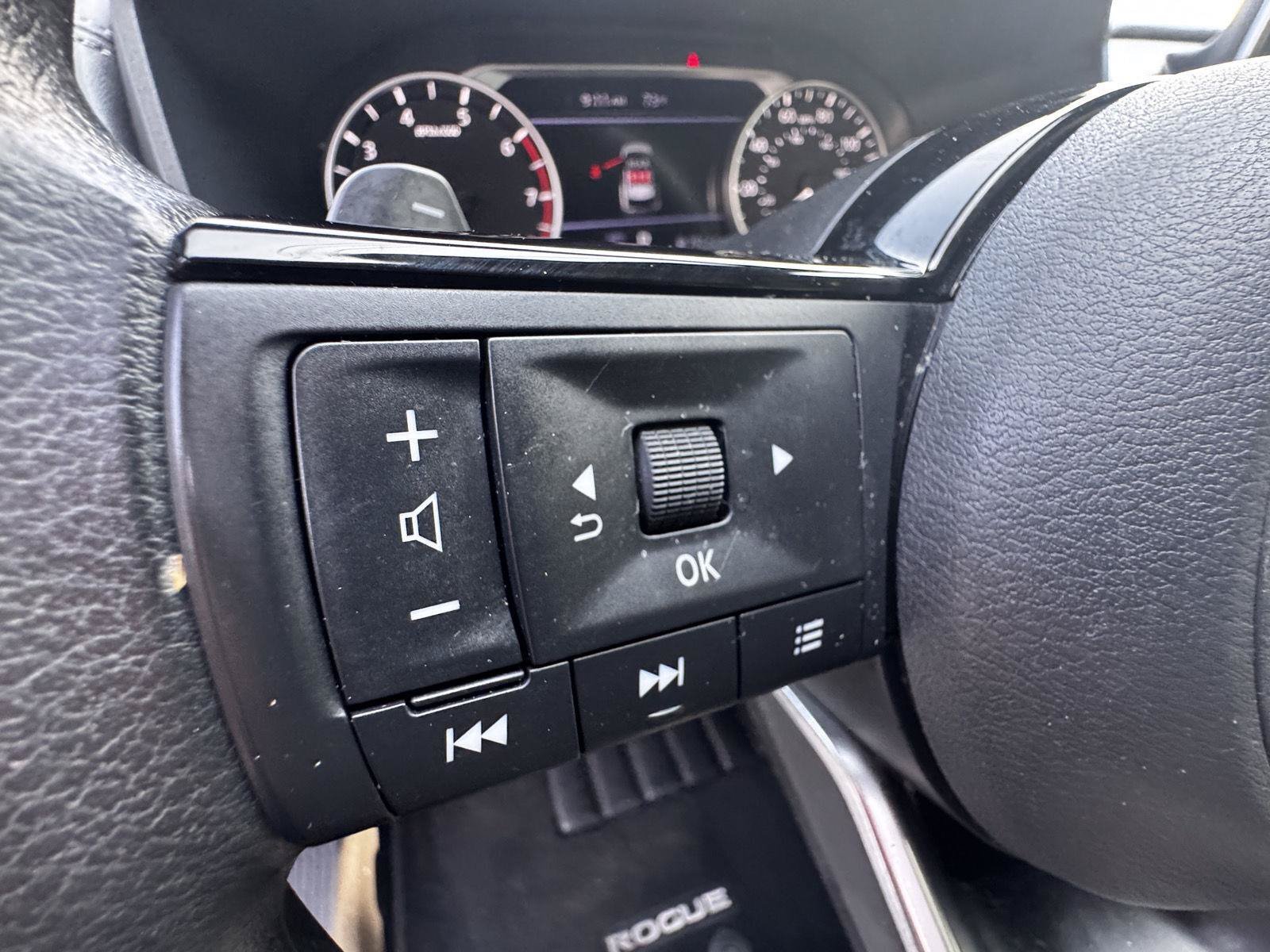 Used 2023 Nissan Rogue SV AWD/4WD image 21