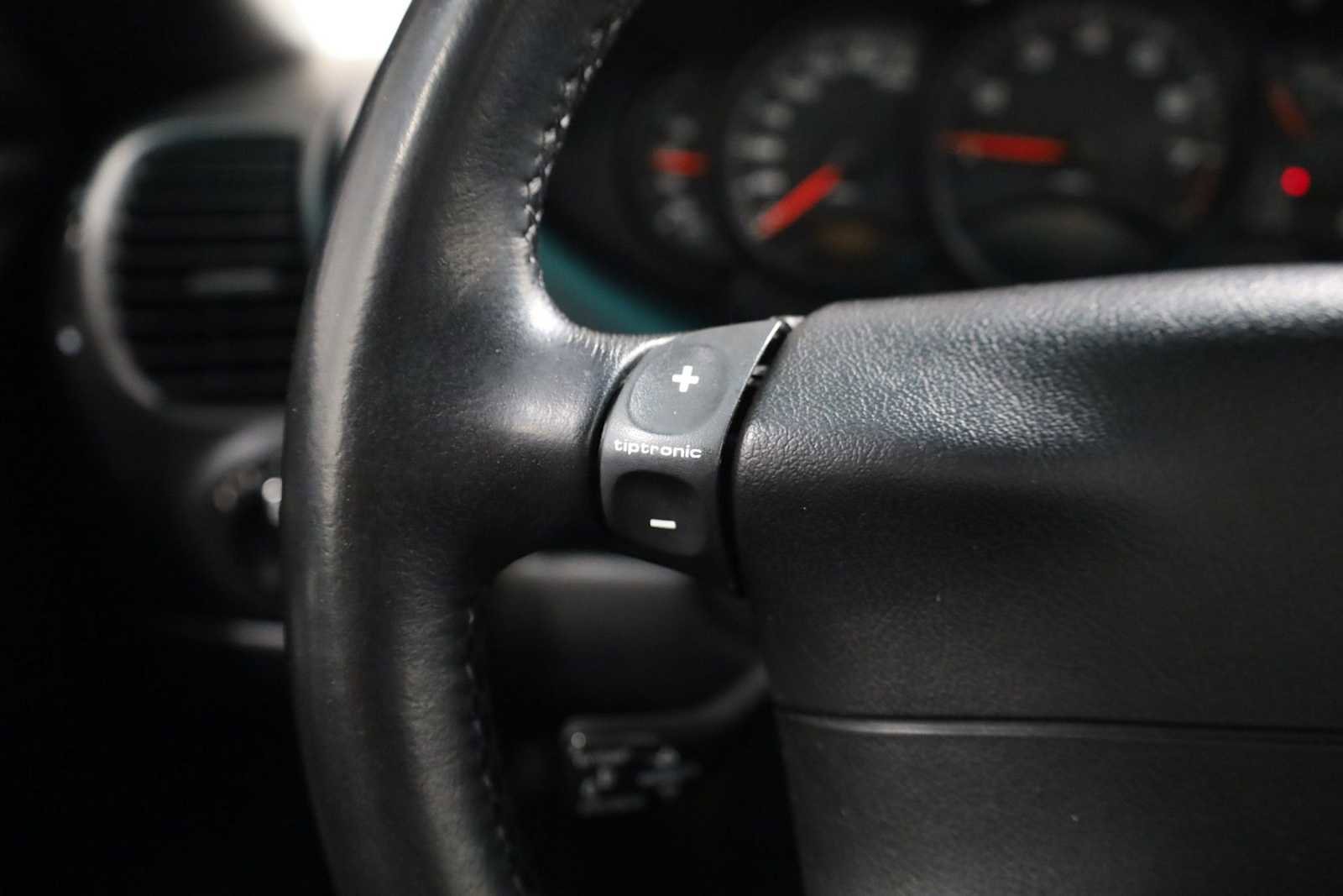 Used 2001 Porsche 911 Carrera image 25