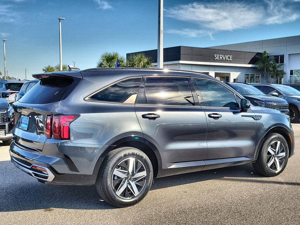 Used 2023 Kia Sorento S w/ Panoramic Sunroof Package image 5