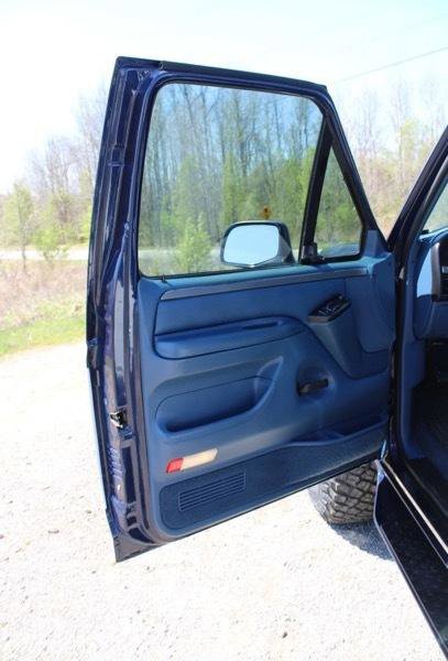 Used 1994 Ford Bronco XLT image 16