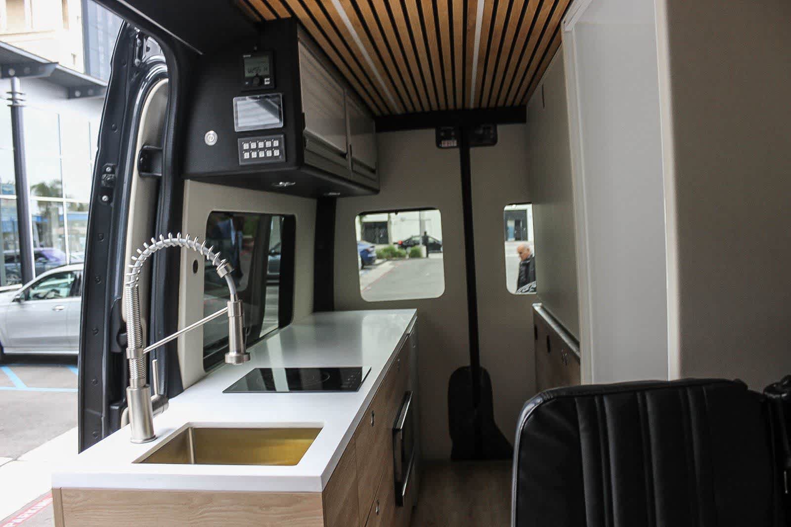 Used 2023 Mercedes-Benz Sprinter 2500 image 6