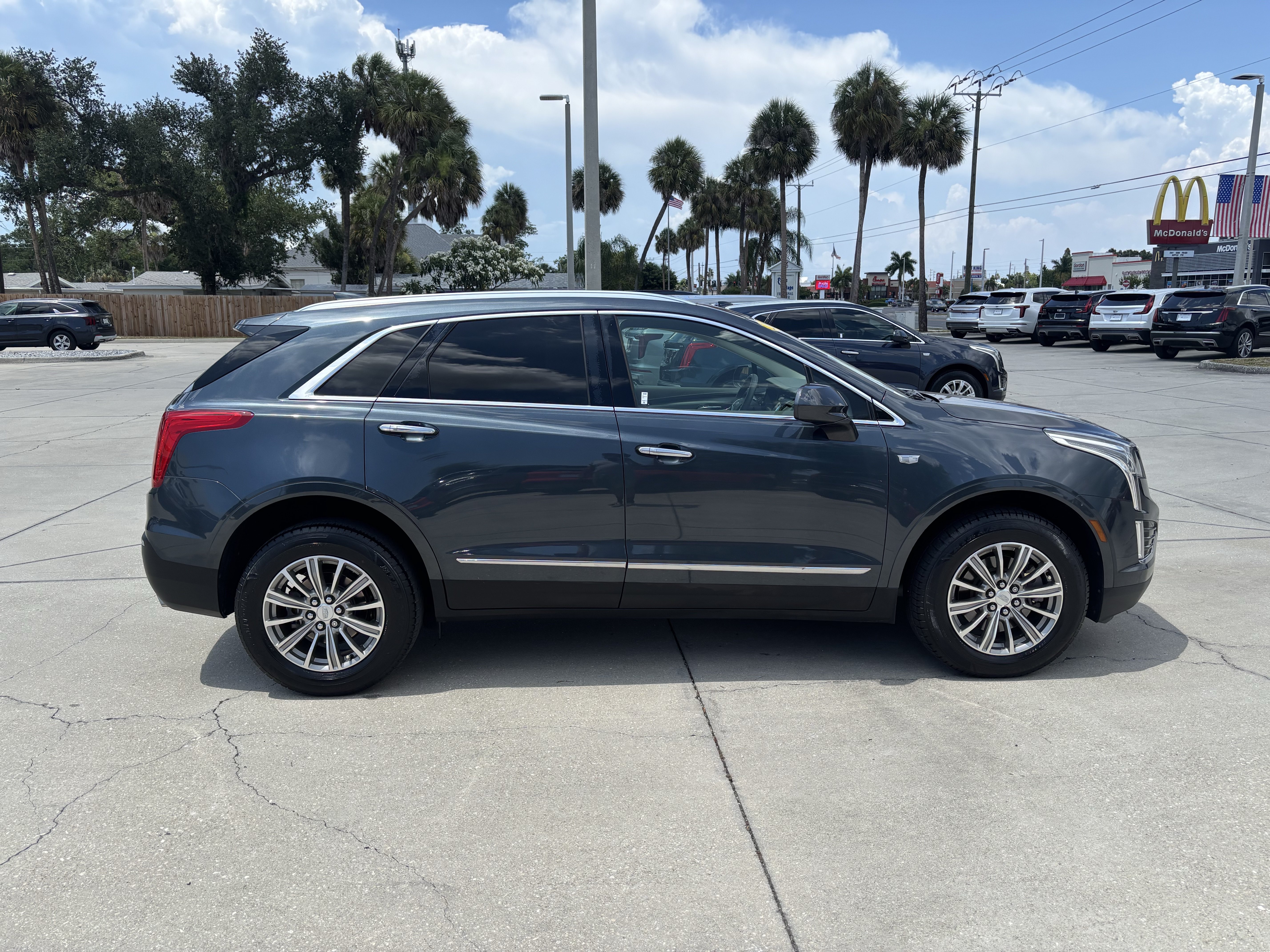Used 2019 Cadillac XT5 Luxury FWD image 2