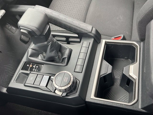 Used 2025 Toyota 4Runner SR5 AWD/4WD image 18