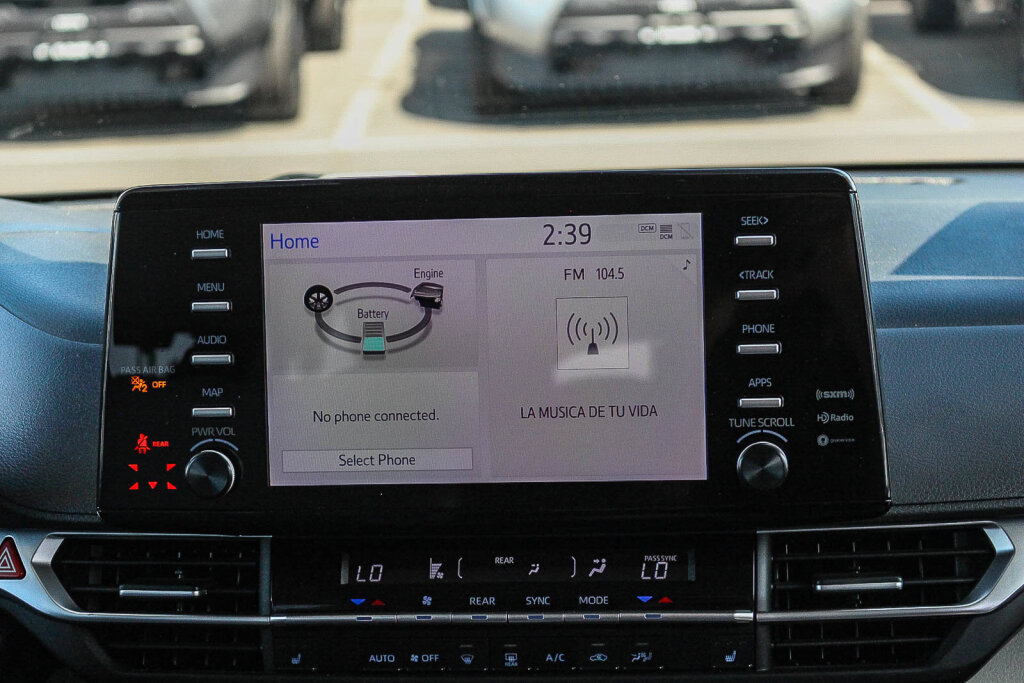 Certified 2023 Toyota Sienna XLE FWD image 4
