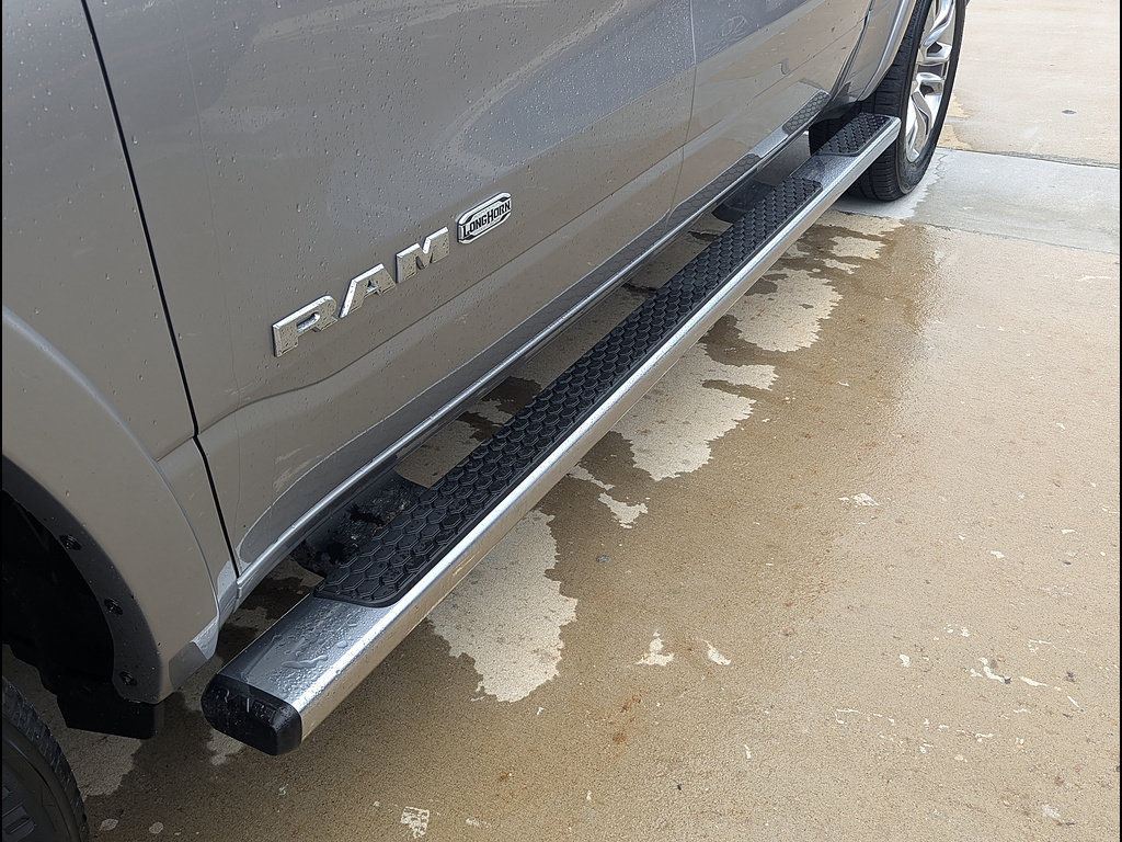 Used 2022 RAM 1500 Limited w/ Body Color Bumper Group AWD/4WD image 14