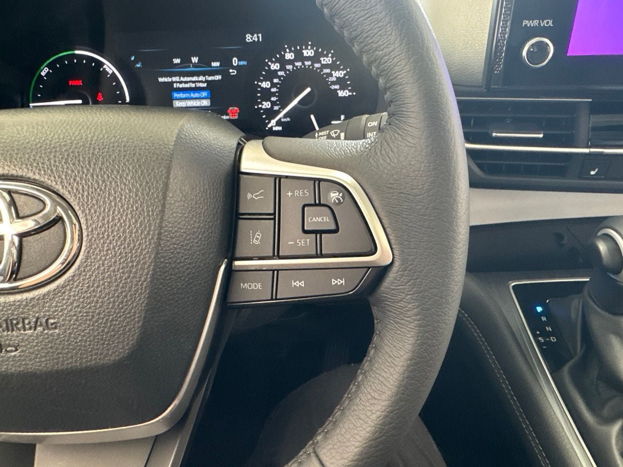Used 2026 Toyota Sienna XLE FWD image 22