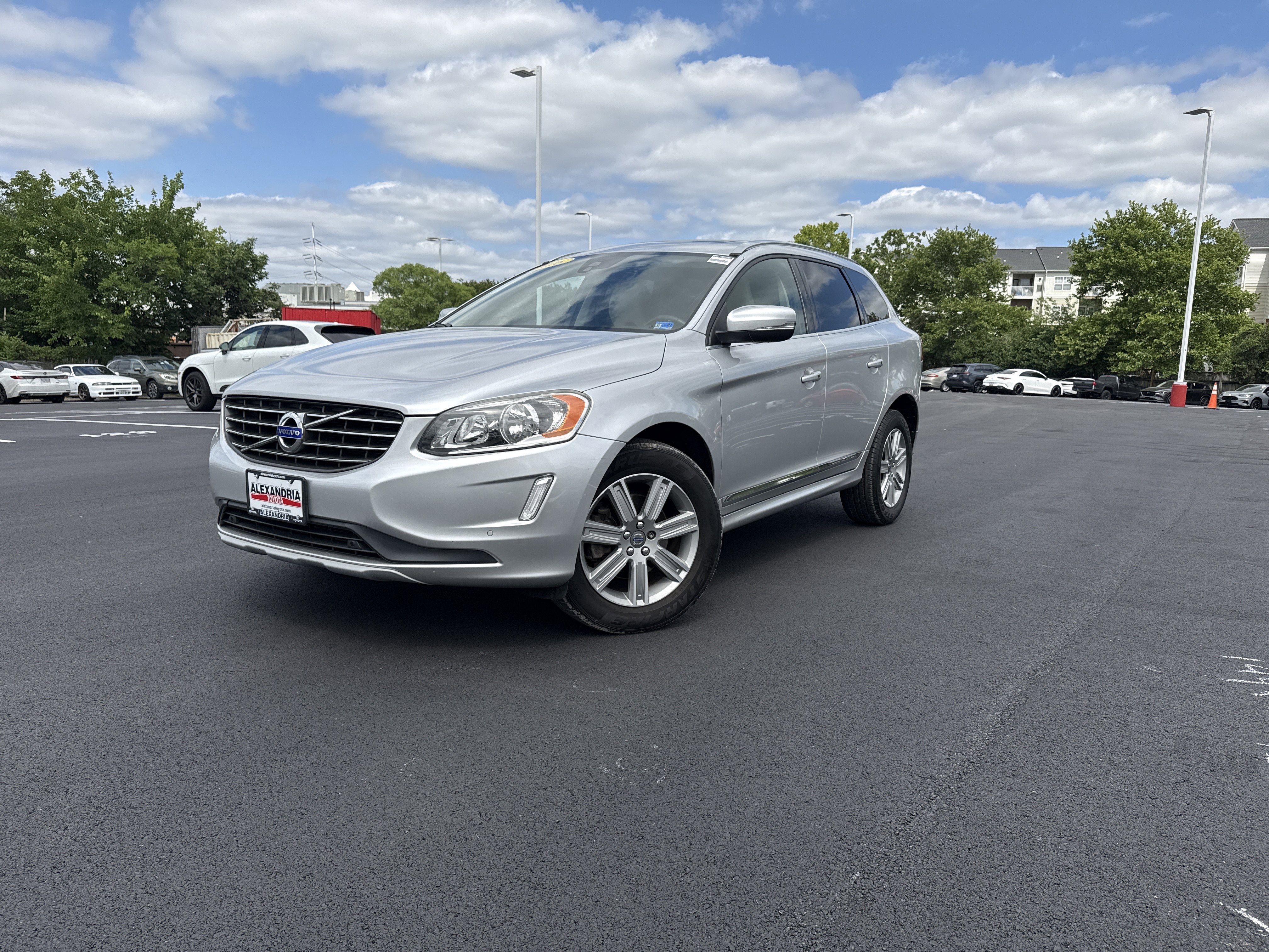 Used 2016 Volvo XC60 T6 w/ Protection Package