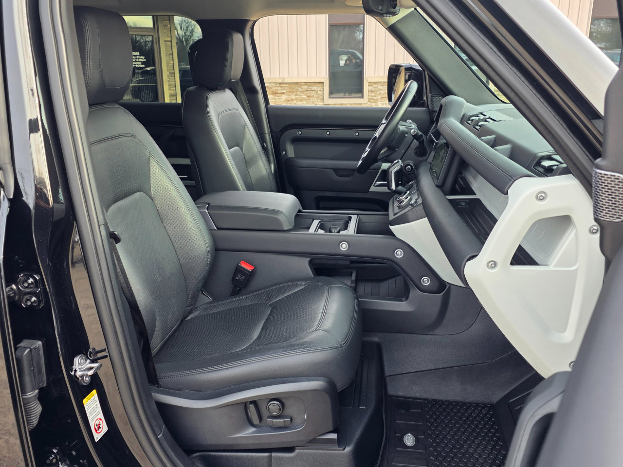 Used 2024 Land Rover Defender 110 S image 25