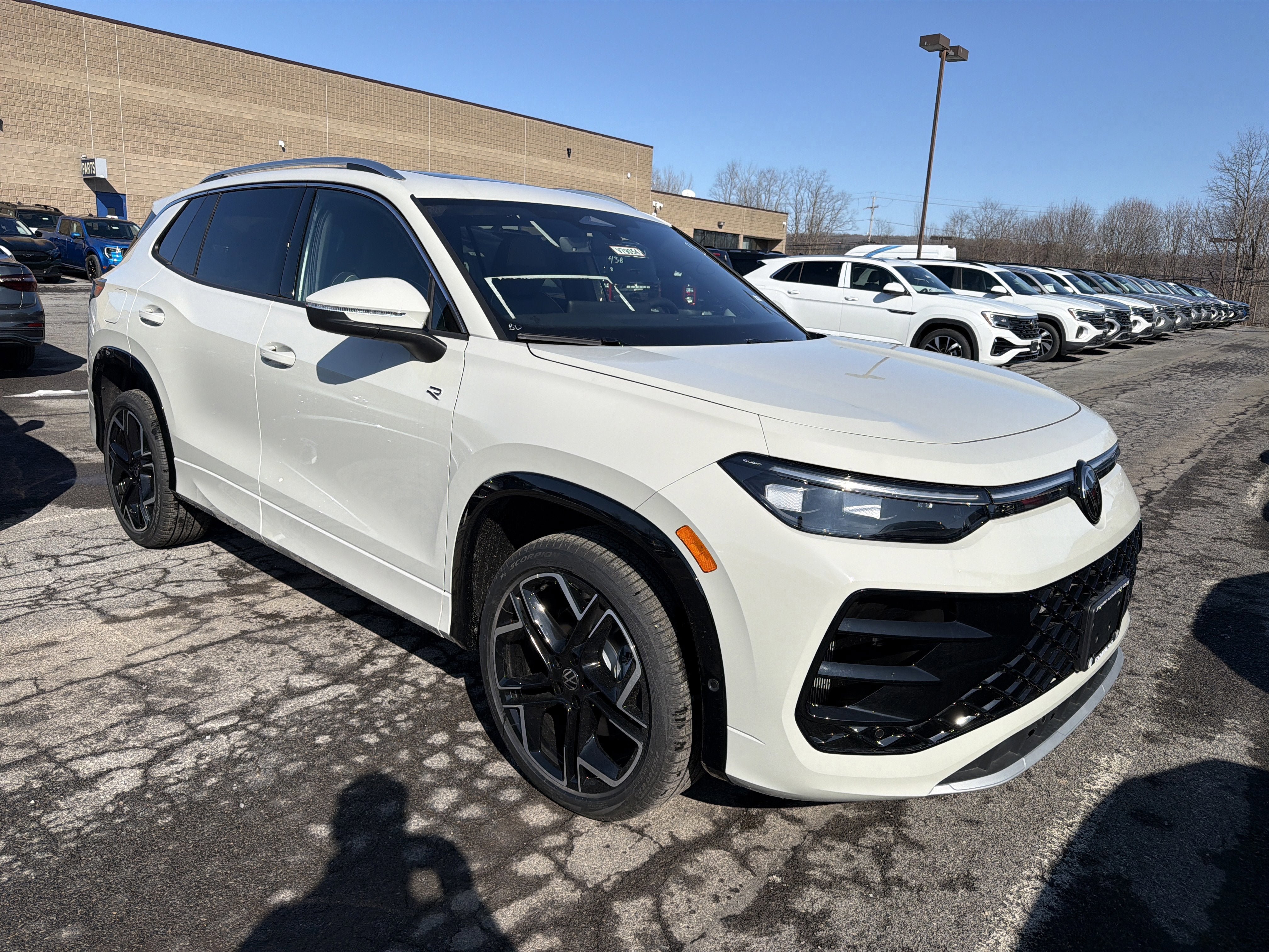 New 2026 Volkswagen Tiguan SEL R-Line image 2