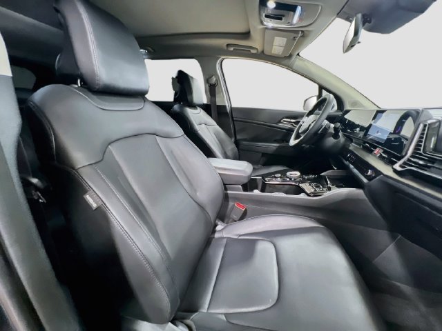 Certified 2025 Kia Sportage EX w/ EX Premium Package AWD/4WD image 29