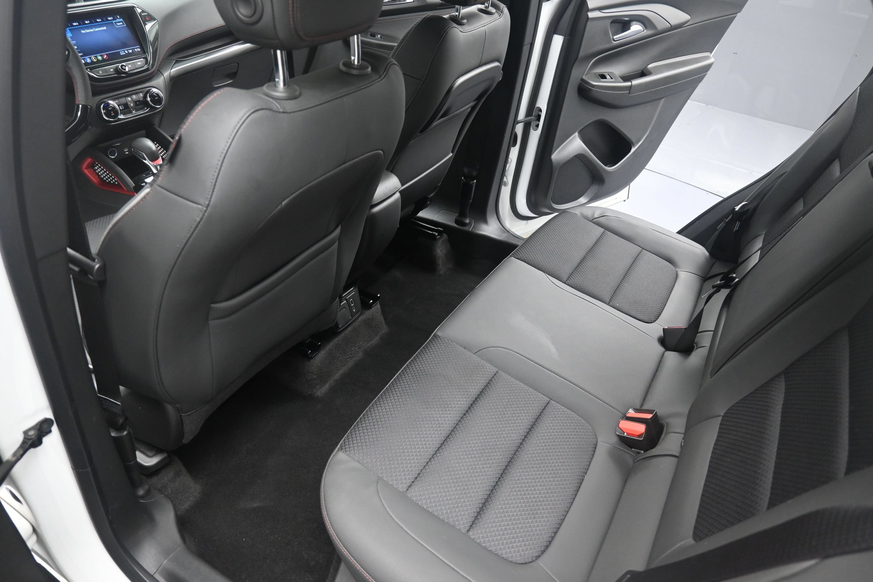 Used 2023 Chevrolet TrailBlazer RS w/ Convenience Package FWD image 42