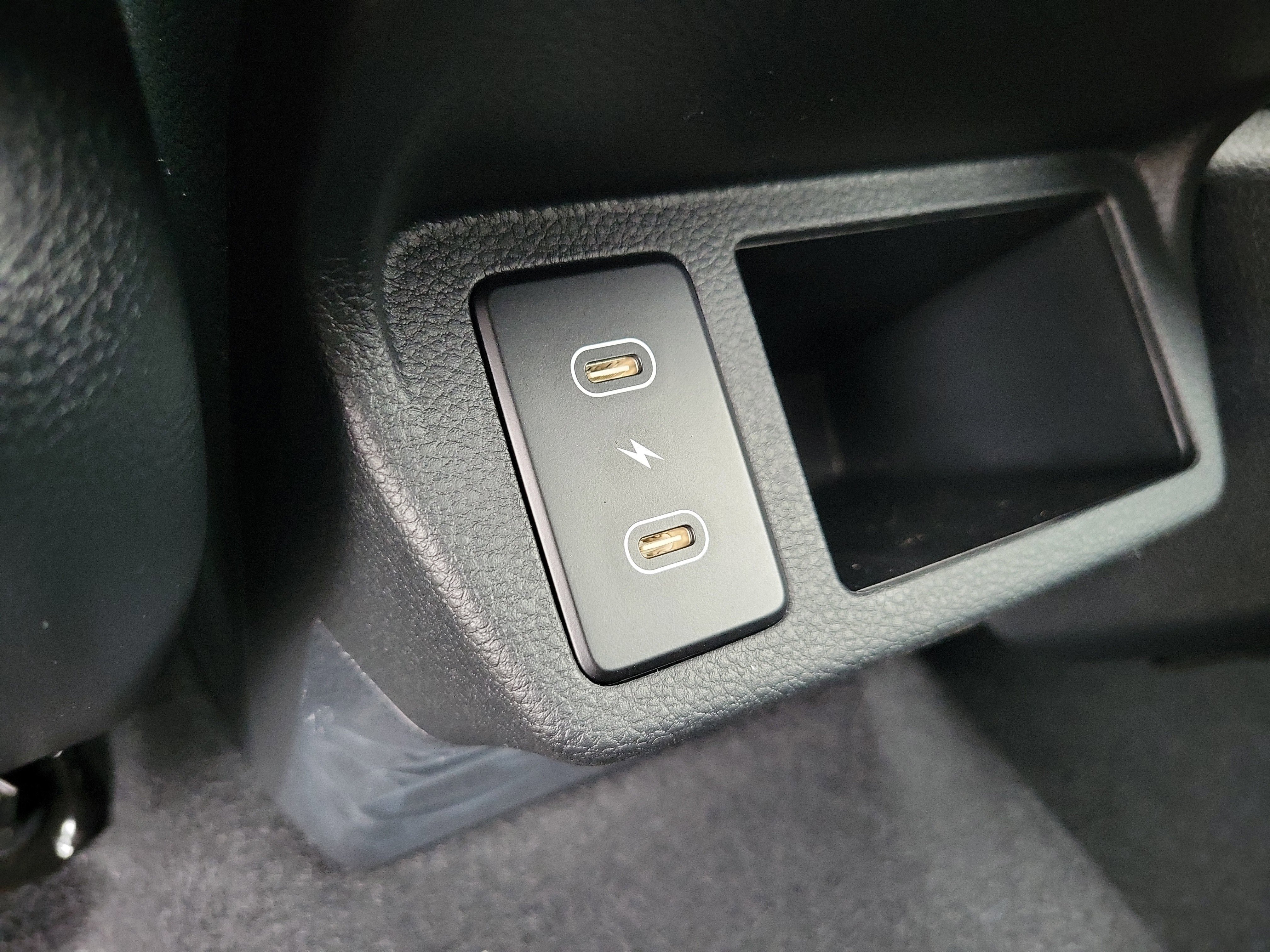 New 2025 Kia Seltos S image 32