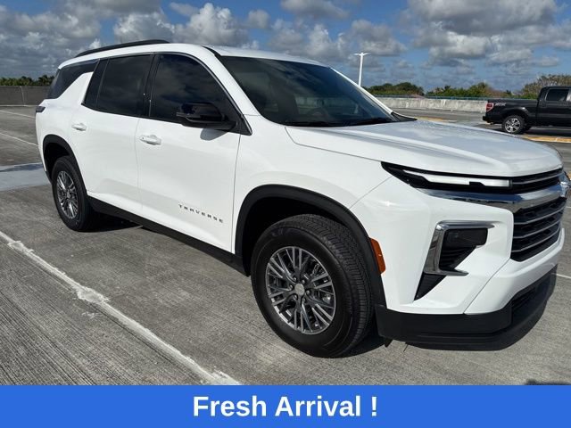 Used 2025 Chevrolet Traverse LT image 12