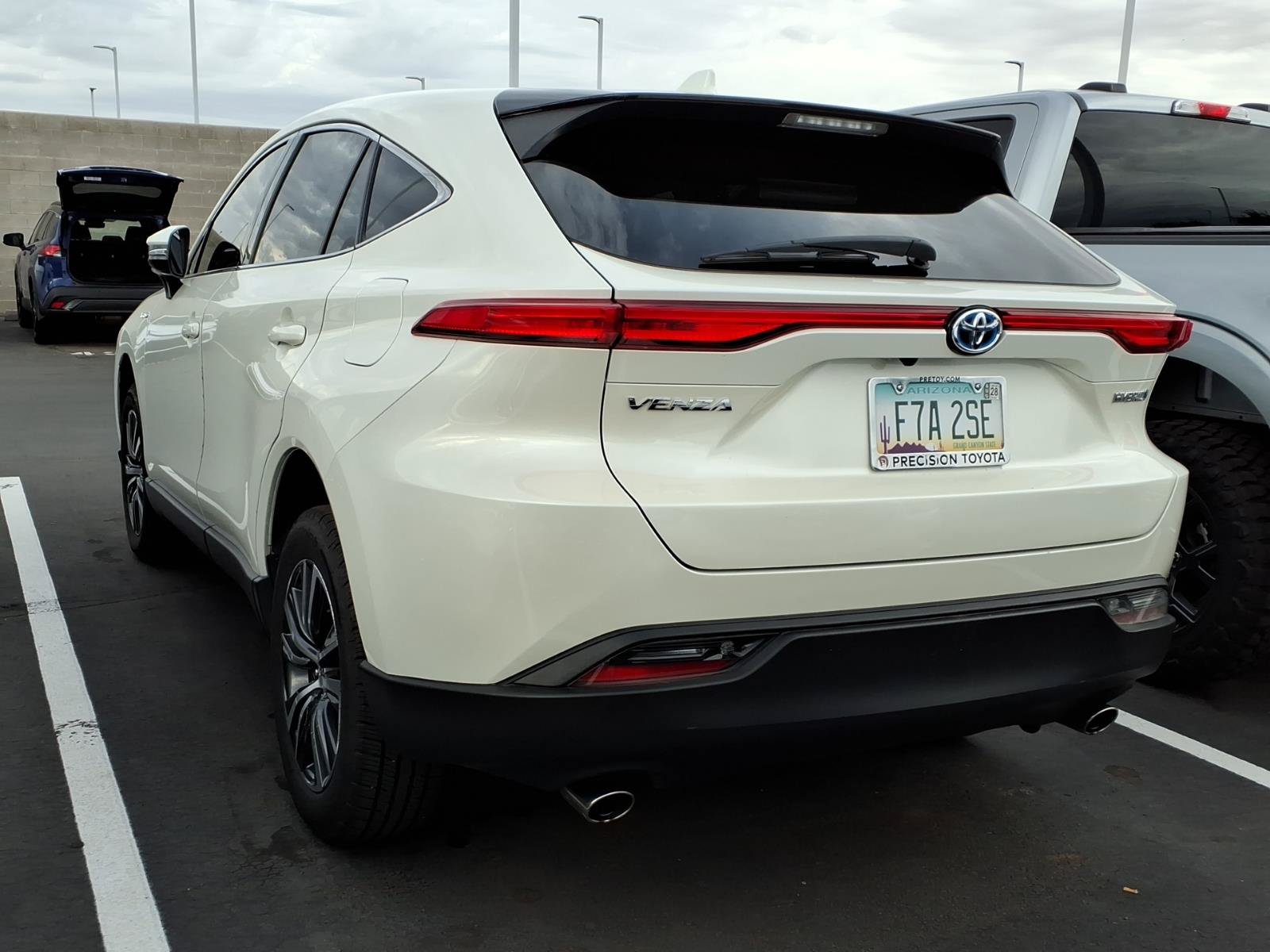 Certified 2021 Toyota Venza LE w/ Carpet Mat Package (TMS) AWD/4WD image 3