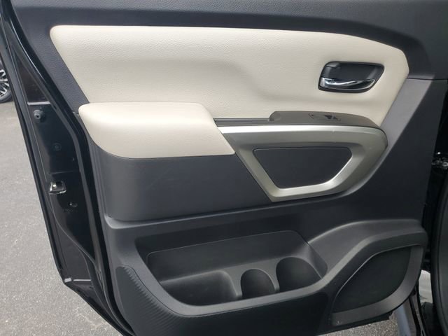 Used 2021 Nissan Titan SV w/ SV Convenience Package AWD/4WD image 9