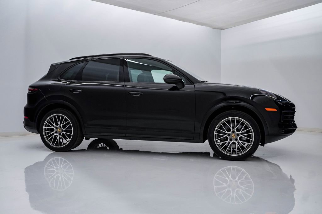 Certified 2023 Porsche Cayenne S Platinum image 9