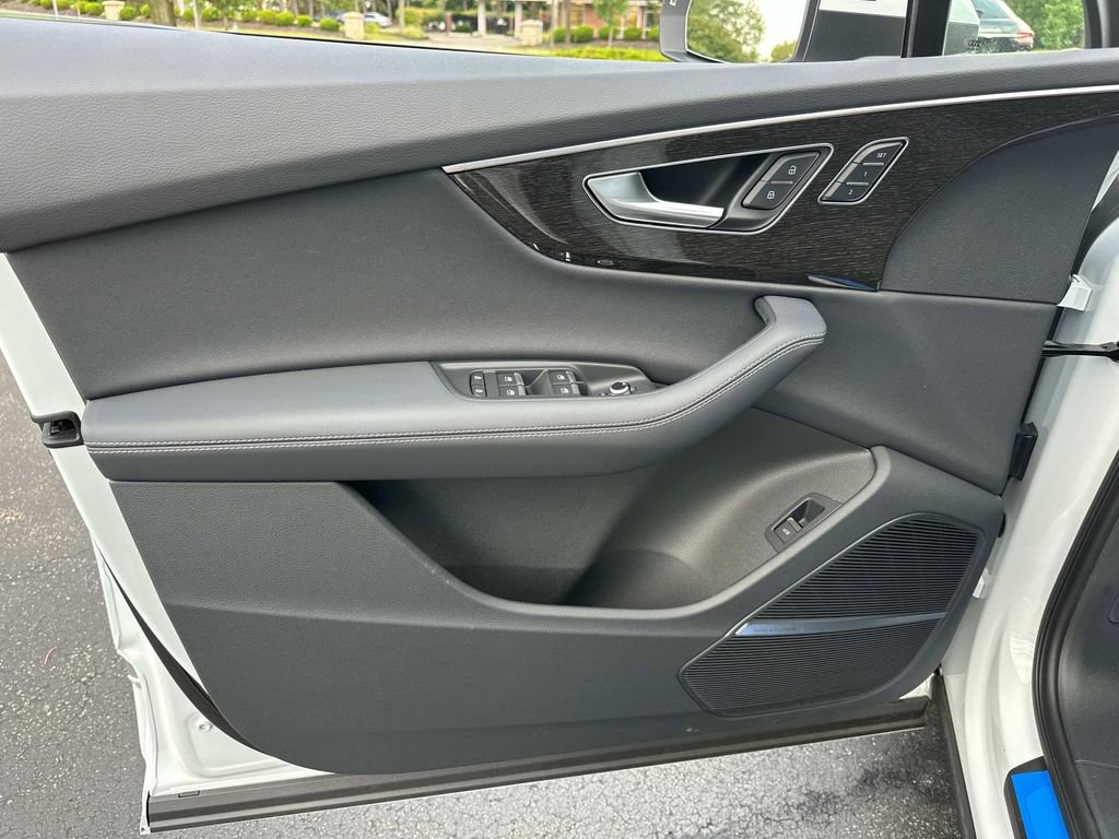 New 2025 Audi Q7 3.0T Premium Plus image 11