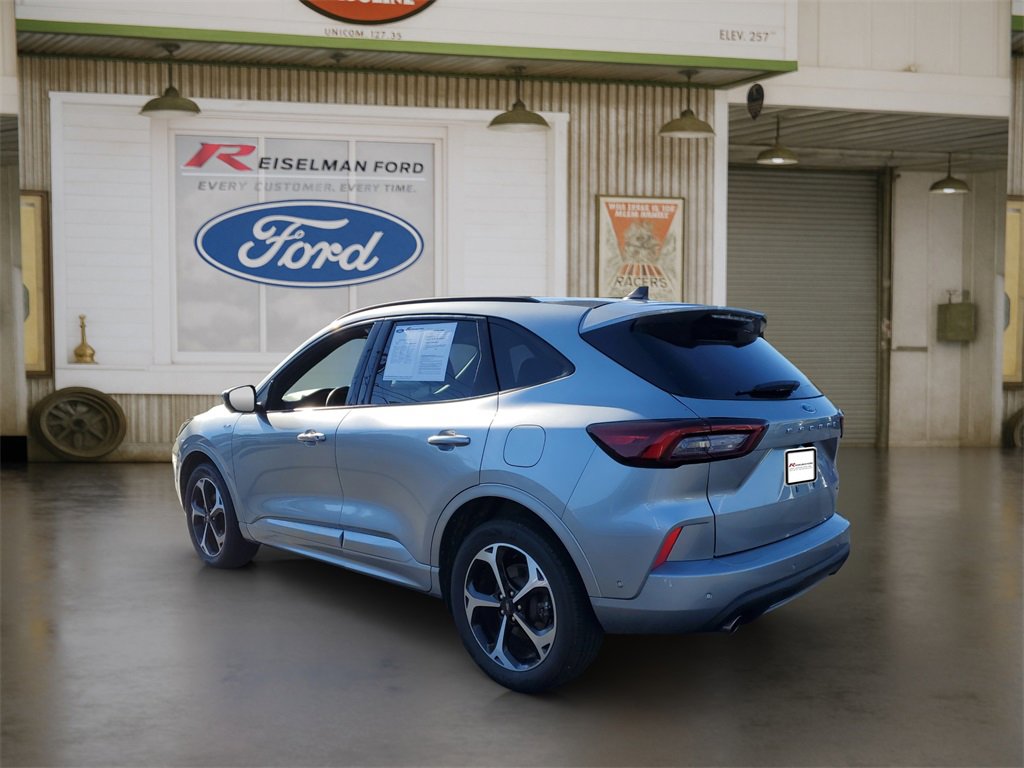 Certified 2023 Ford Escape ST-Line Elite w/ Premium Technology Package image 3