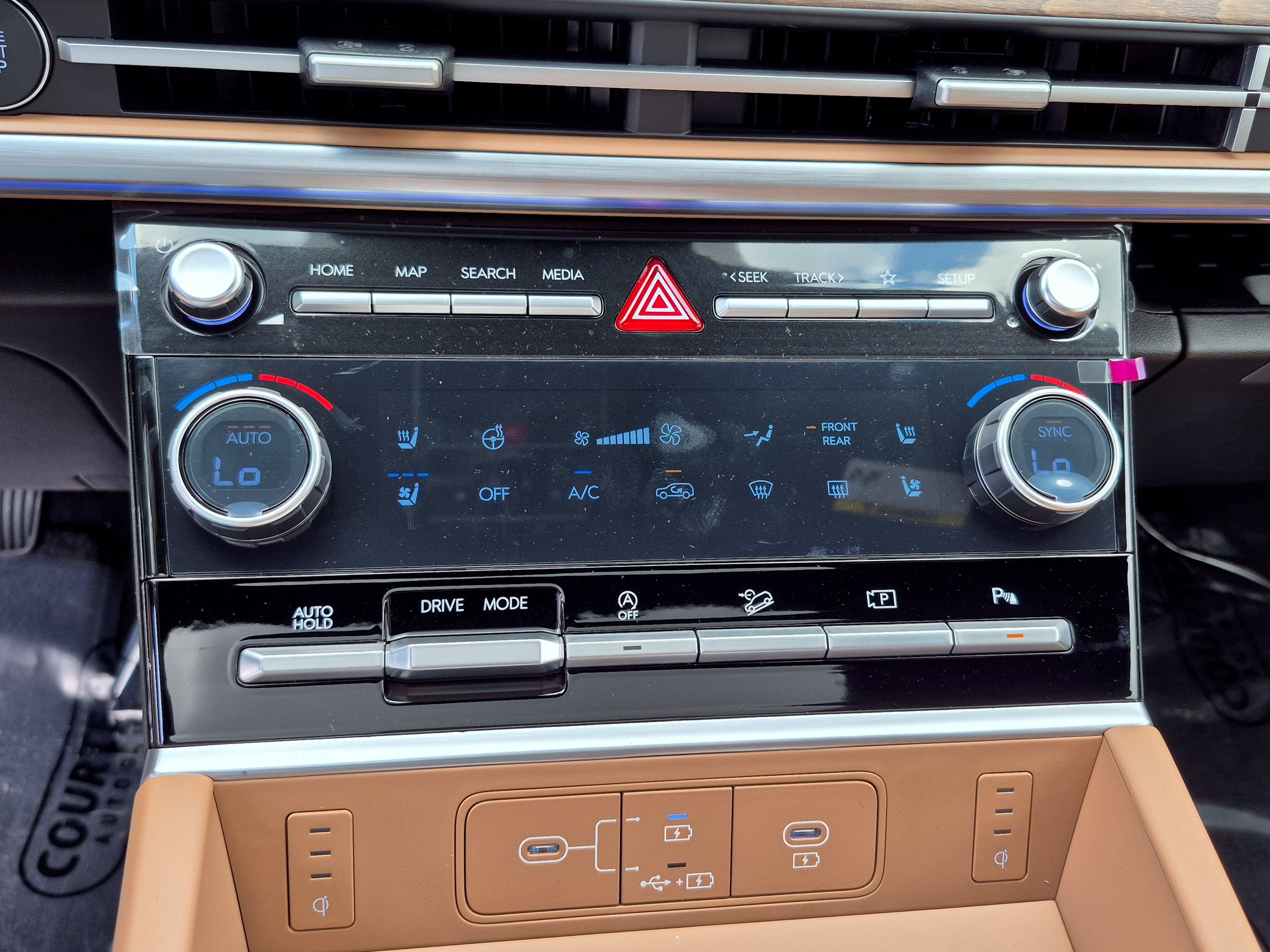 New 2026 Hyundai Santa Fe Limited FWD image 29