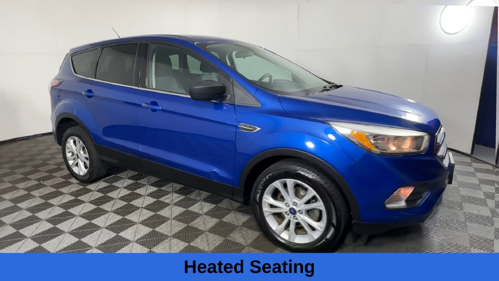 Used 2017 Ford Escape SE w/ SE Cold Weather Package FWD image 3