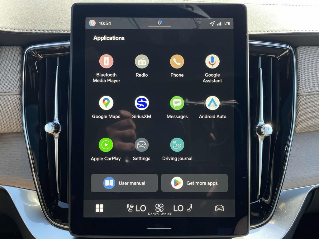 New 2026 Volvo XC90 B5 Core image 17