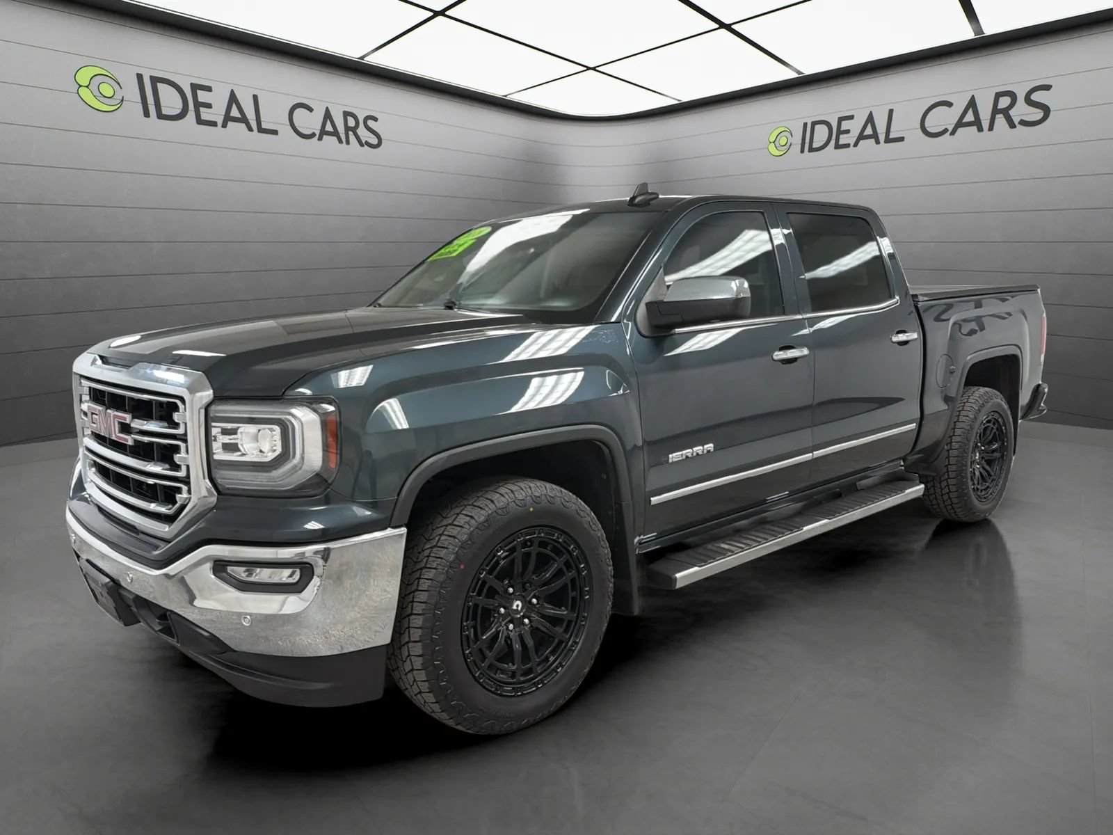 Used 2018 GMC Sierra 1500 SLT AWD/4WD image 1