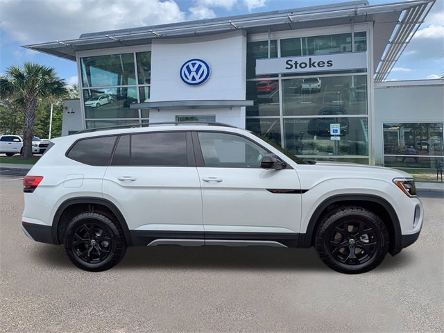 New 2026 Volkswagen Atlas Peak Edition image 3