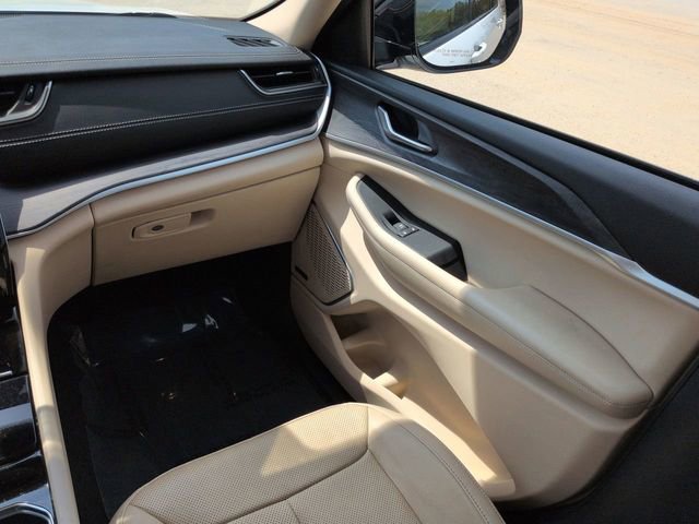 Used 2021 Jeep Grand Cherokee L Limited w/ Luxury Tech Group II image 17