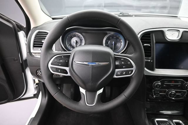 Used 2022 Chrysler 300 Touring L w/ Popular Equipment Group AWD/4WD image 24