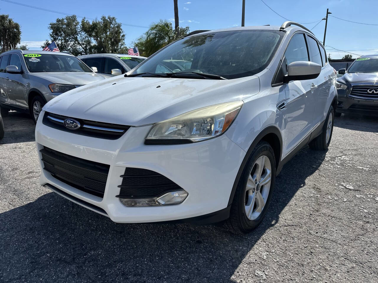 Used 2015 Ford Escape SE w/ Equipment Group 201A image 3