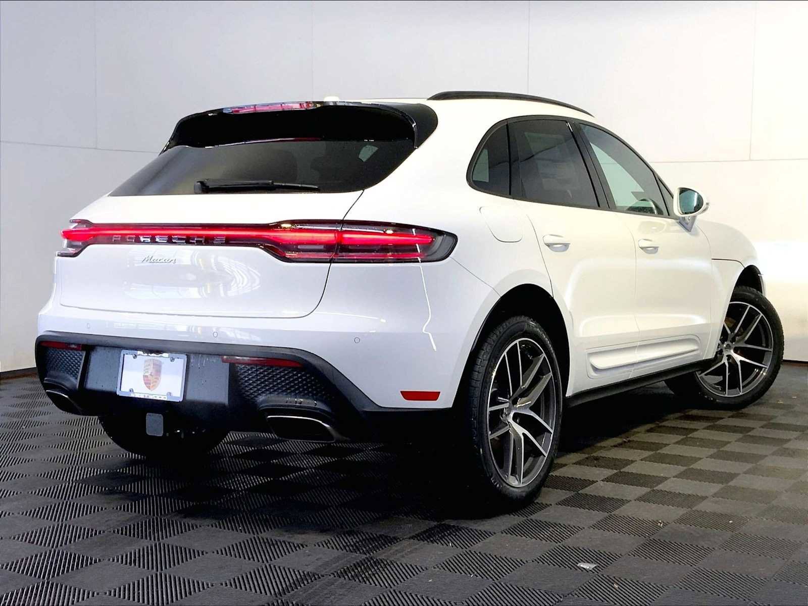 New 2026 Porsche Macan AWD/4WD image 7