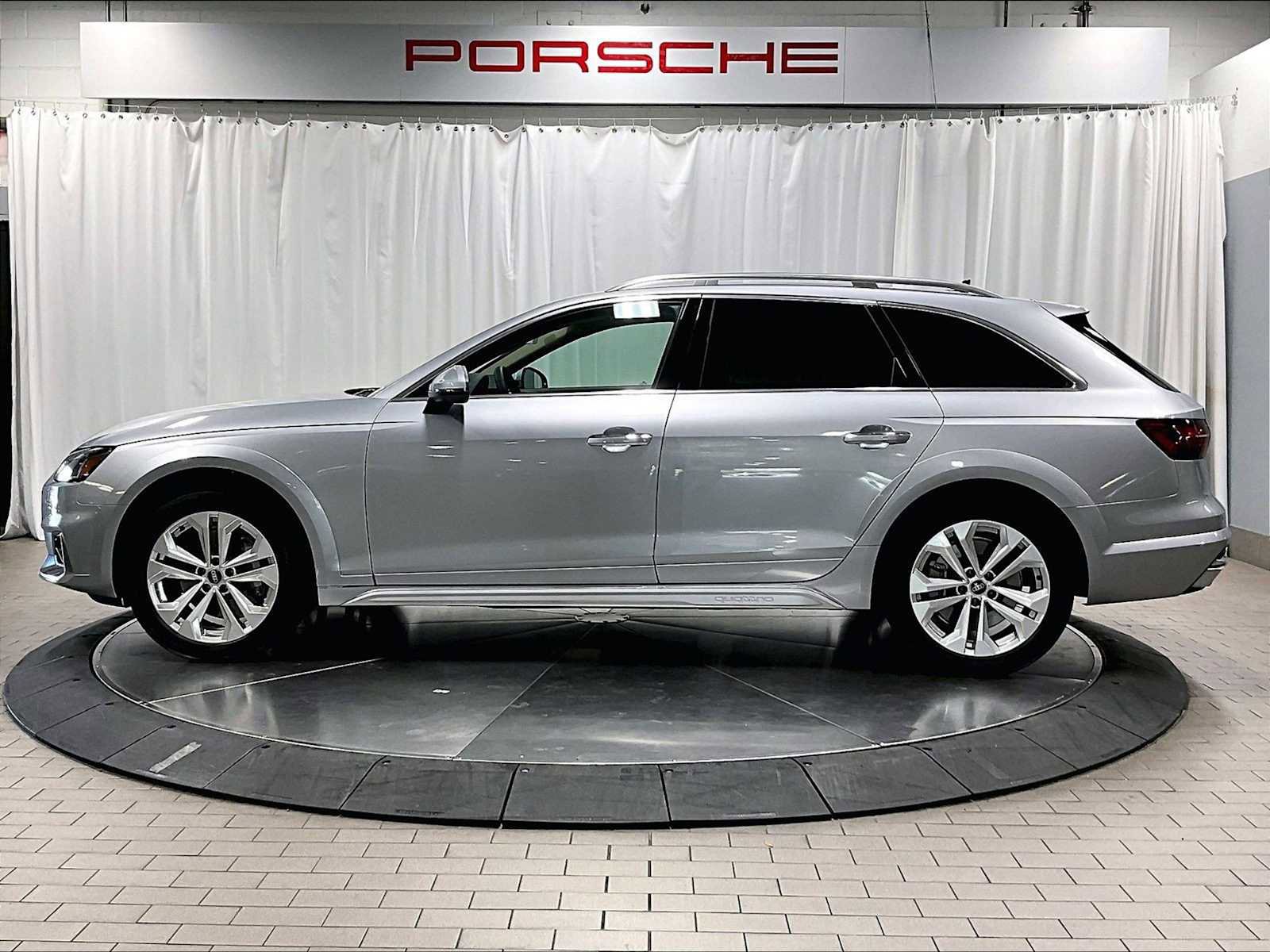 Used 2024 Audi A4 2.0T allroad Premium Plus w/ Premium Plus Package image 2