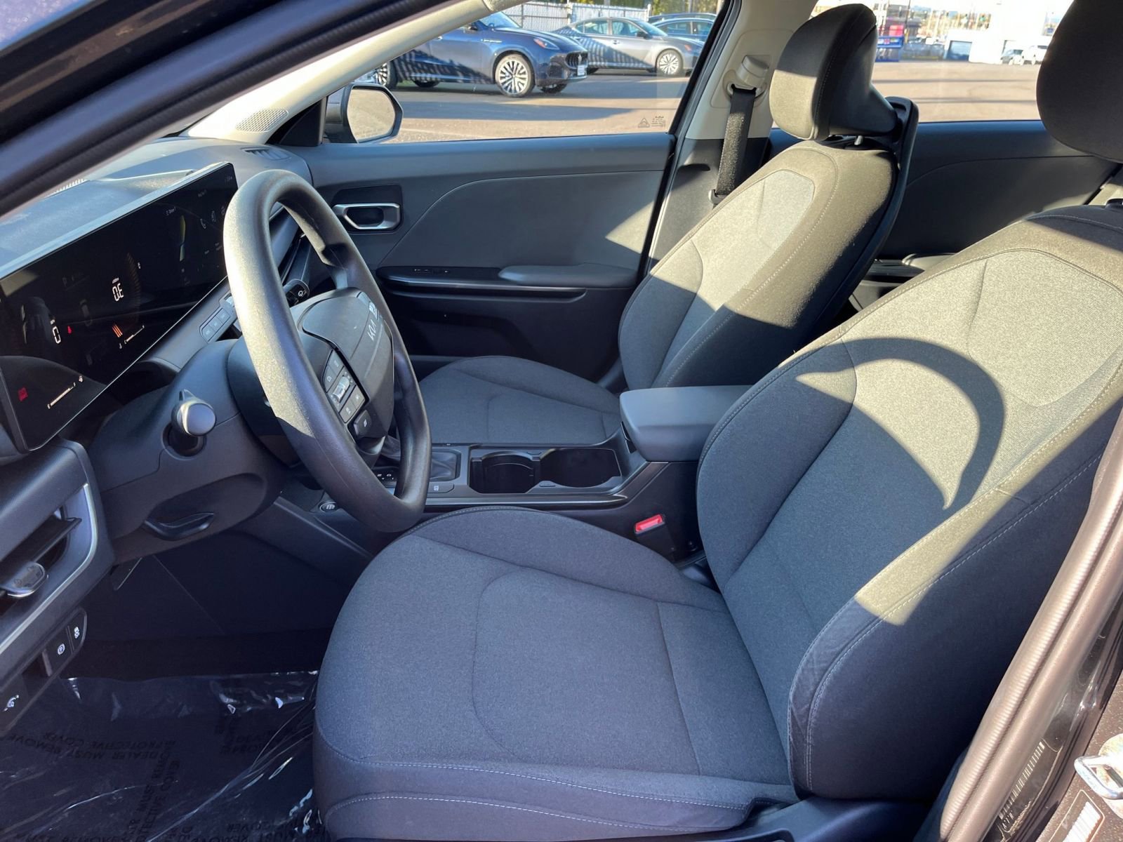 Used 2025 Kia K4 LXS image 35