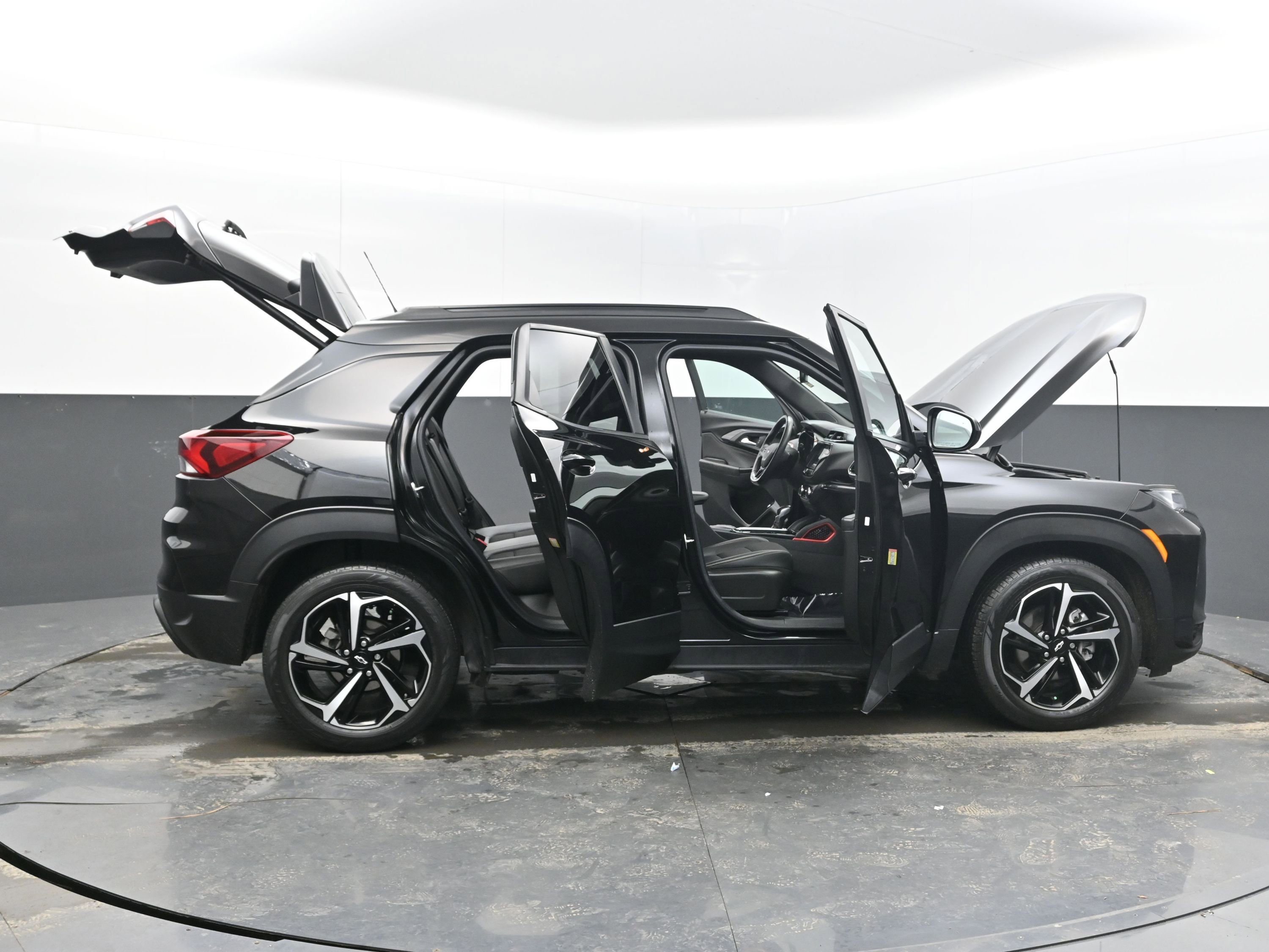 Used 2022 Chevrolet TrailBlazer RS w/ Sun and Liftgate Package image 41