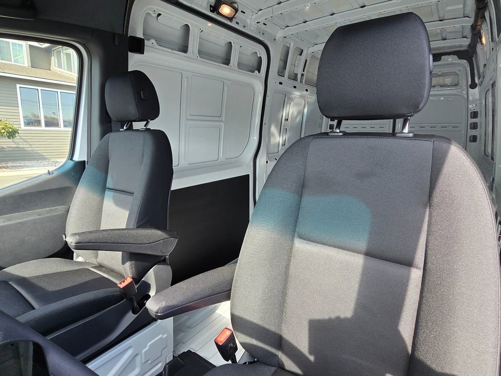 Used 2024 Mercedes-Benz Sprinter 144 Cargo image 22