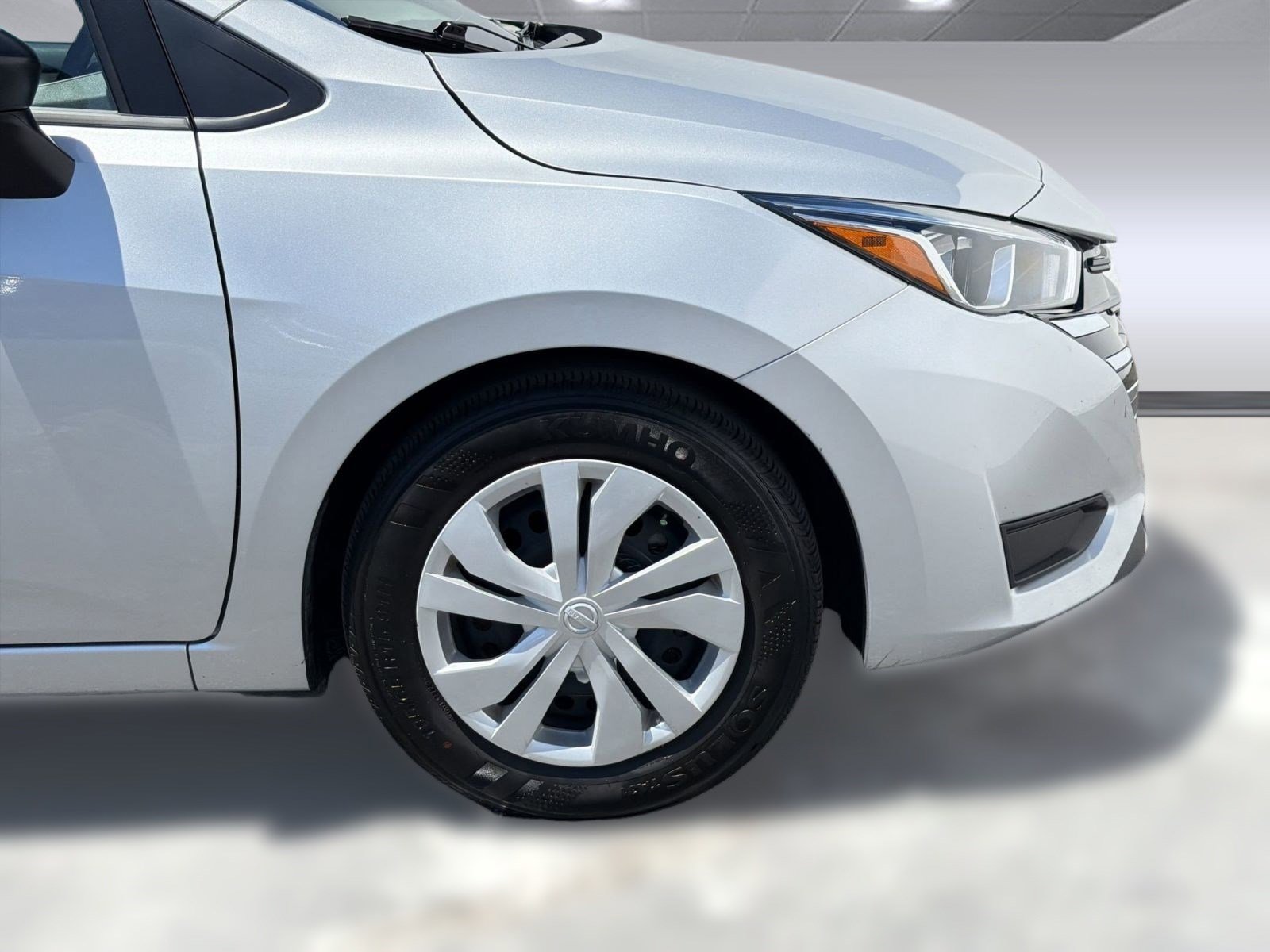 Used 2024 Nissan Versa S FWD image 11