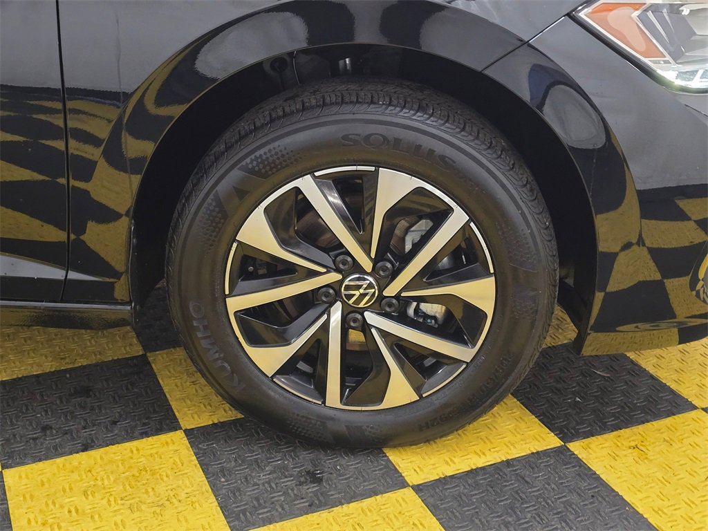 Used 2024 Volkswagen Jetta S image 9