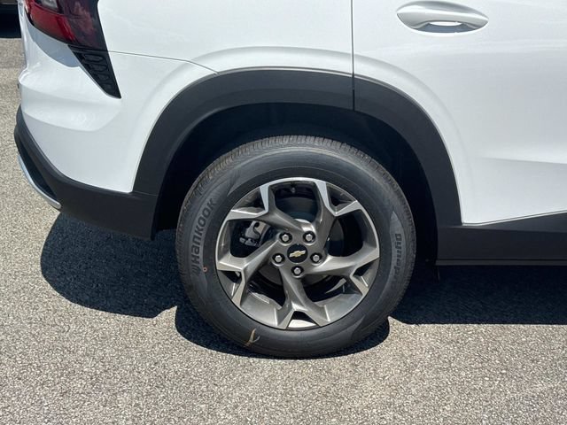 New 2026 Chevrolet Trax LT w/ Sunroof Package FWD image 11